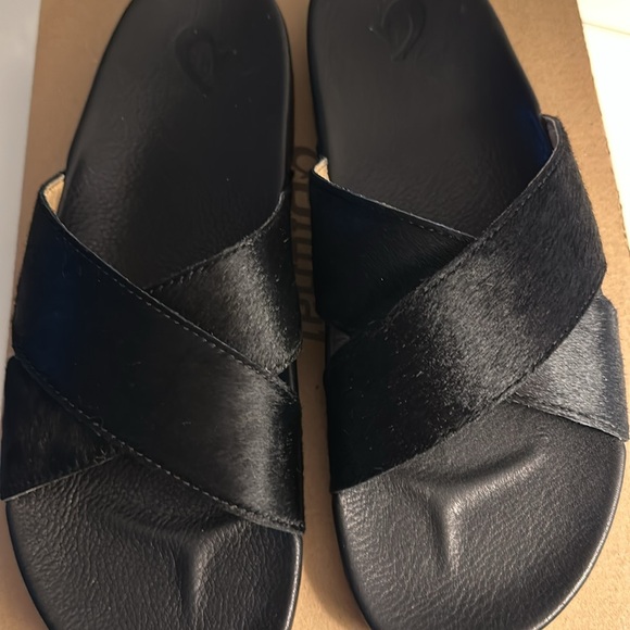 ❤️OluKai Kipe’a Oho Slides❤️ - Picture 3 of 8